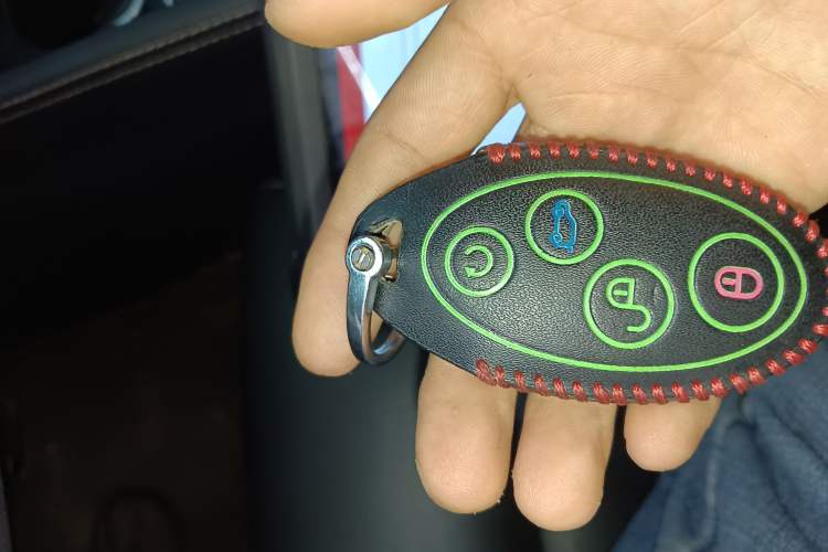 Used BYD Song MAX 2019 1.5T Automatic Smart Connect ZhiLian RuiDong 6-Seater China V Standard Vehicle Key