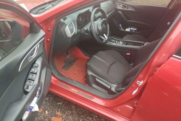 Used Mazda 3 Axela 2017 Hatchback 1.5L Automatic Luxury Model Emission Standard China V