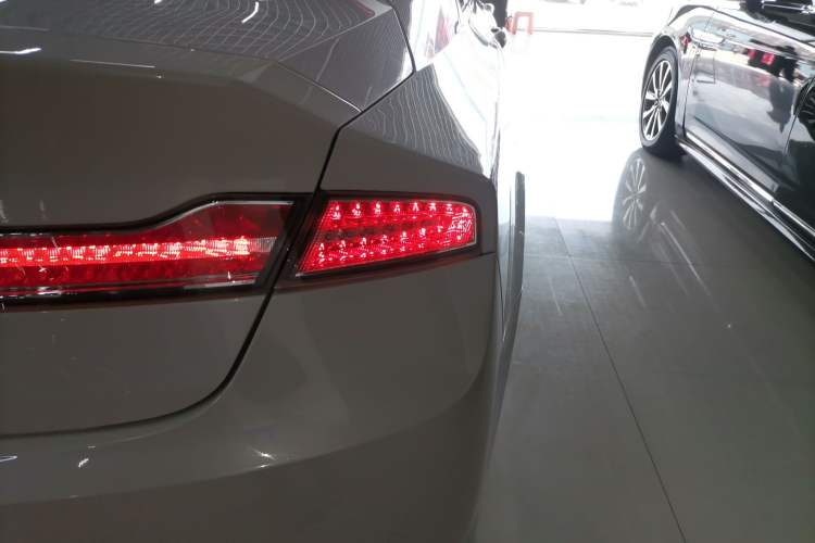 Used Lincoln MKZ 2019 2.0T Luxury Edition China VI Standard