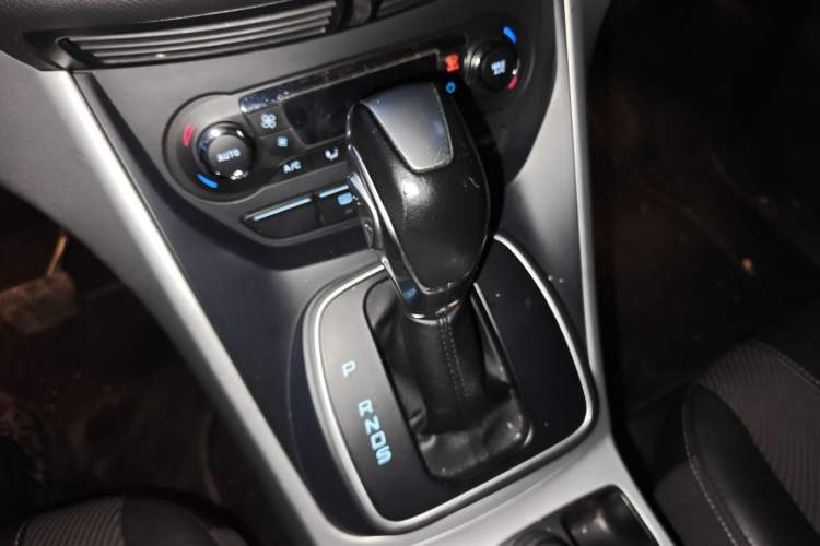 Used Ford Kuga 2013 1.6L GTDi Two-Wheel-Drive Trend Model