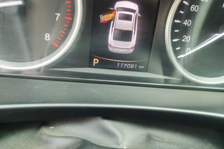 Used Geely Auto Emgrand GT 2017 1.8T Luxury Model Odometer Close Up