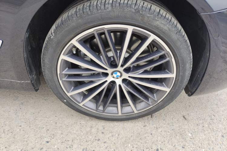 Used BMW 5 Series 2023 Restyled 530Li Leading Edition M Sport Package
