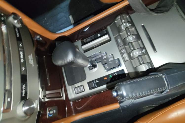 Used Lexus LX 2013 570