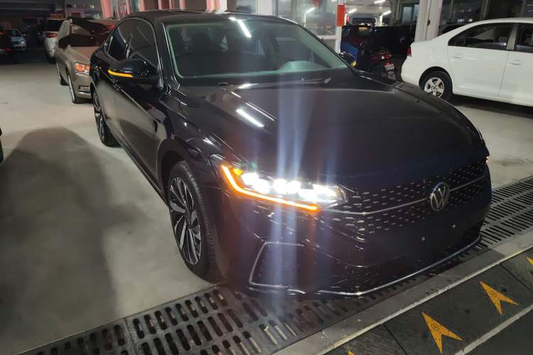 Used Volkswagen Passat 2022 330TSI Starry Elite Edition Exterior 1
