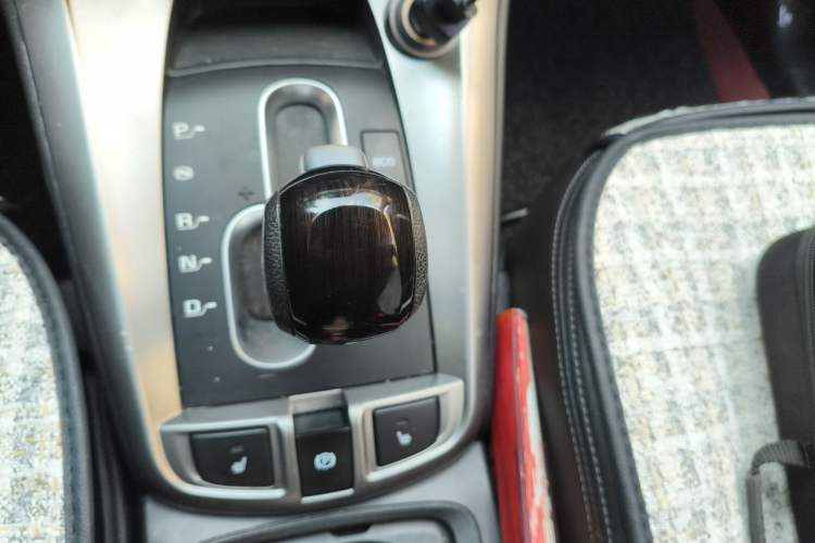 Used Chevrolet Captiva 2014 2.4L 4x4 Flagship Edition 7 Seats
