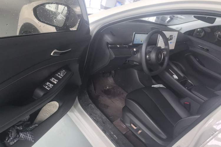 Used Baojun Yunhai 2024 600km Pure Electric Version Driver Seat