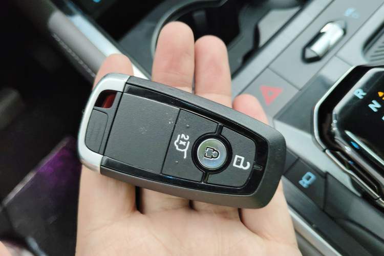 Used Ford Edge 2025 Ford Explorer L 2.0T EcoBoost E-Hybrid Four-Wheel-Drive 7-Seater Supreme Model
