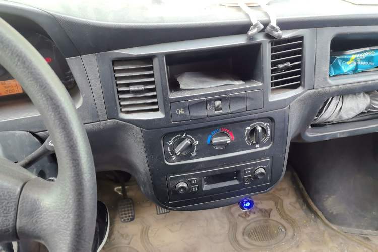 Used Wuling Zhiguang 2015 1.2L Practical LS-I Model Audio And AC Panel