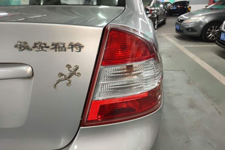 Used Ford Focus 2013 Sedan Classic 1.8L Manual Base Model Right Rear Taillight