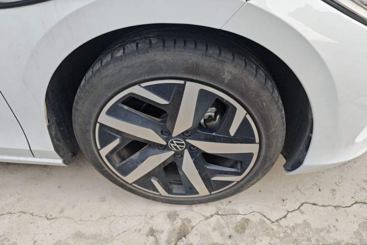 Used Volkswagen Lamando 2024 Lavida L 280TSI DSG Cool & Spicy Edition Right Front Wheel Hub