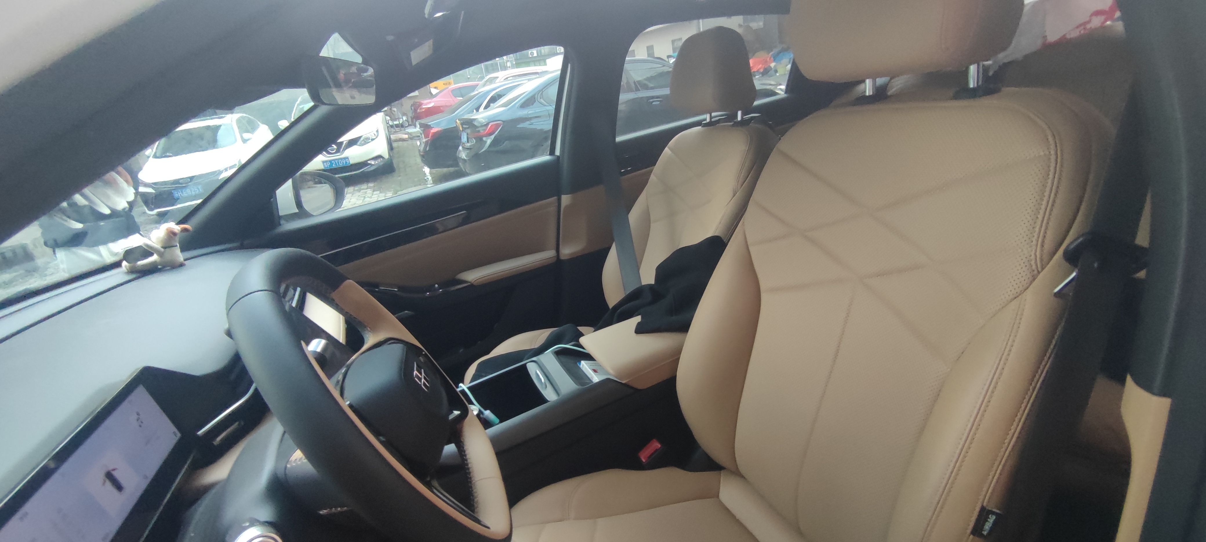 Geely Galaxy L6 2023 60km PLUS — снимка 17
