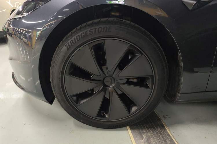 Used Tesla Model 3 2023 Long-Range All-Wheel-Drive Version