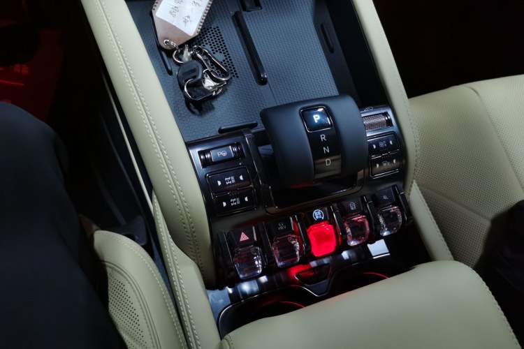 Used Formula Leopard Leopard 5 2023 Navigator Edition
