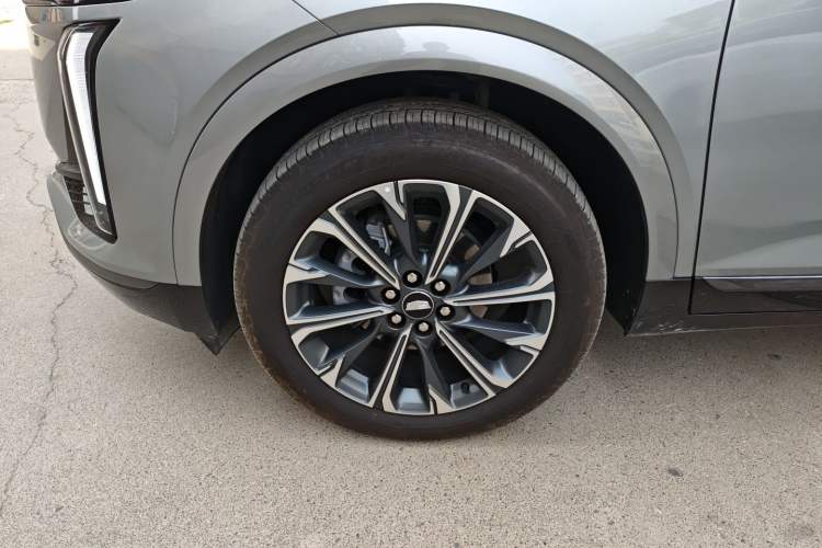 Used Cadillac XT5 2025 2.0T Luxury Version Left Front Wheel Hub