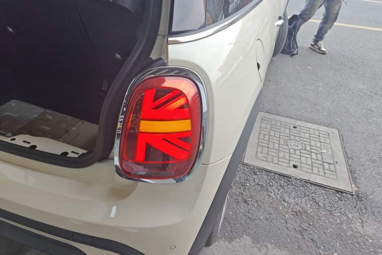 Used MINI MINI 2022 1.5T COOPER Classic Edition