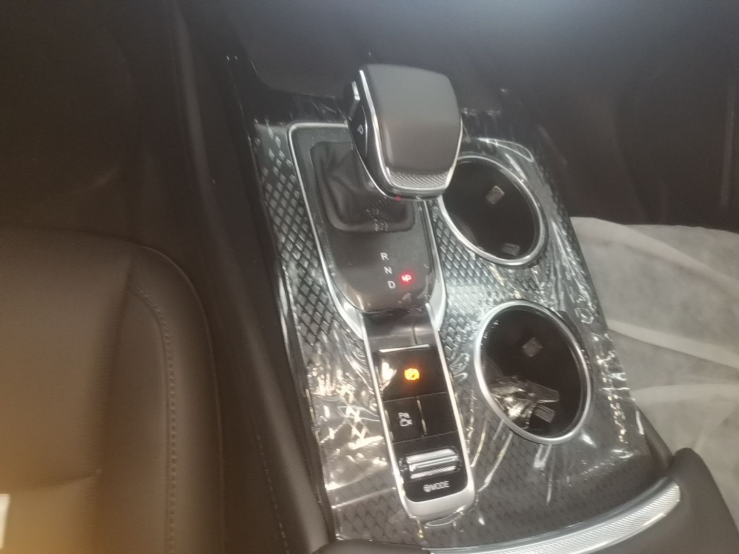 Hongqi HS3 PHEV 2025 Model 125km Jingwei PLUS 2 Millionth Anniversary Edition — снимка 16