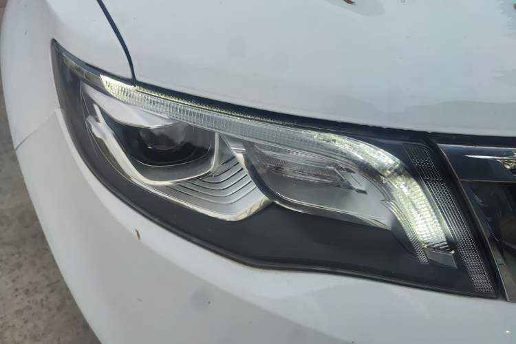 Used Geely Auto Emgrand X7 Sport 2016 1.8TD Automatic Smart Model Right Front Headlight