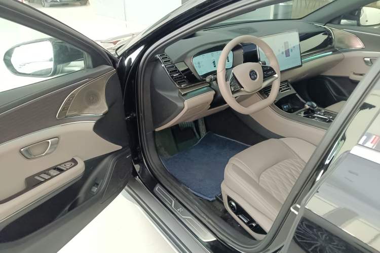 Used BYD Han 2025 DM-i Intelligent Driving Edition 125KM LiDAR Flagship Model
