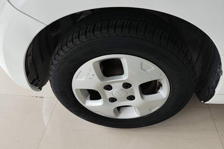 Used Roewe Clever 2021 302 km New Four-Seater Super-Efficient Version
