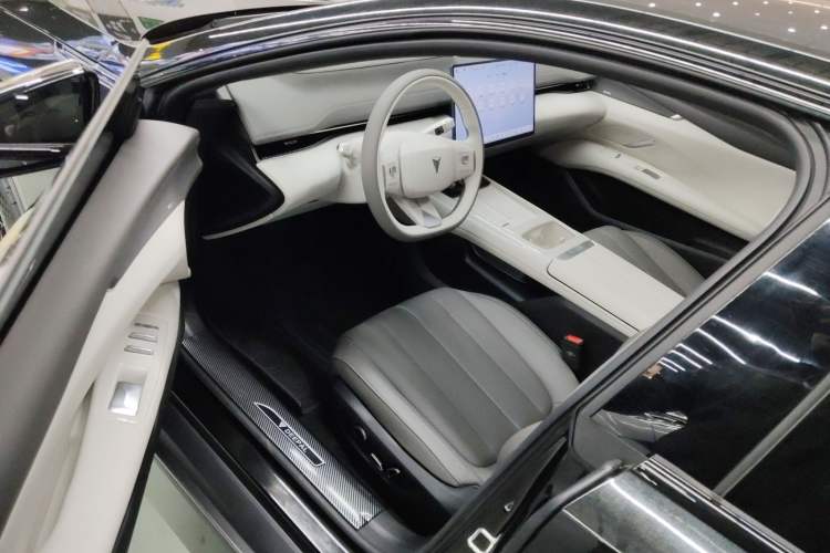 Used Deepal L07 2024 230Max Range-Extended Version
