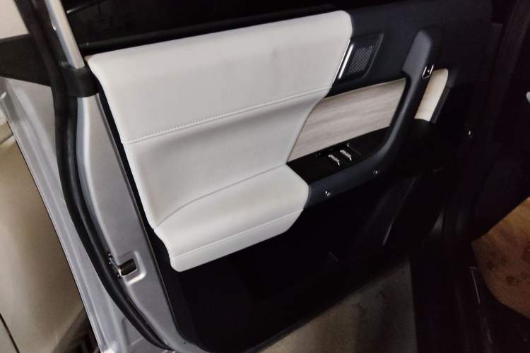 Used iCAR 03 2024 472km Four-Wheel Drive Long-Range Version
