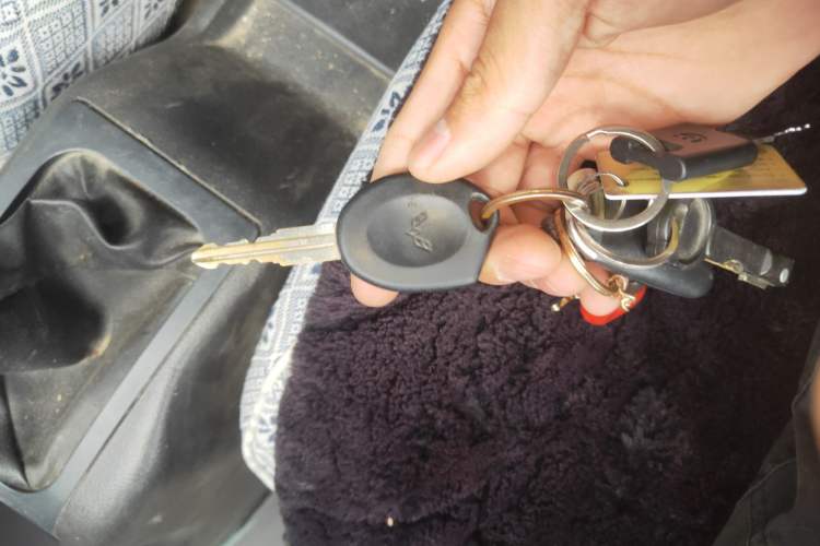 Used Wuling Rongguang 2012 1.2L Extended Basic Version LJY Vehicle Key