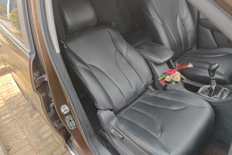 Used Baojun 730 2019 1.5T Manual Fashion Model 7-seater China VI