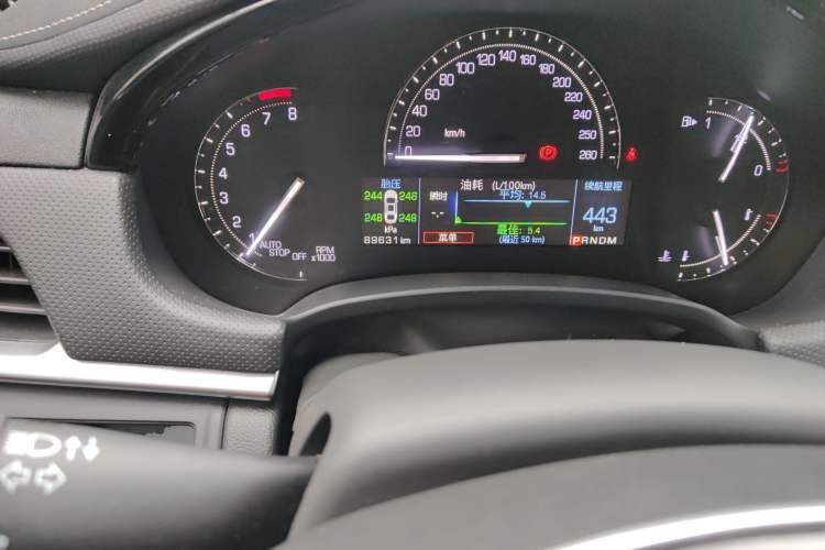 Used Cadillac XTS 2018 28T Tech Edition Odometer Close Up