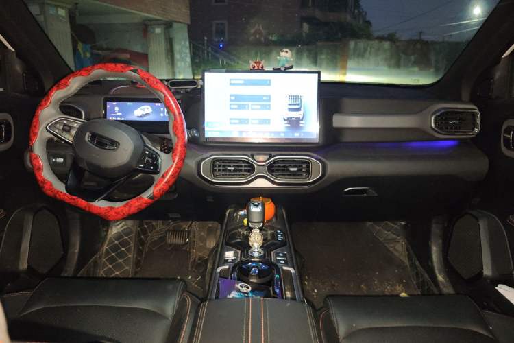 Used Geely Auto Cowboy 2025 1.5TD Fun-Offroad Version Center Console