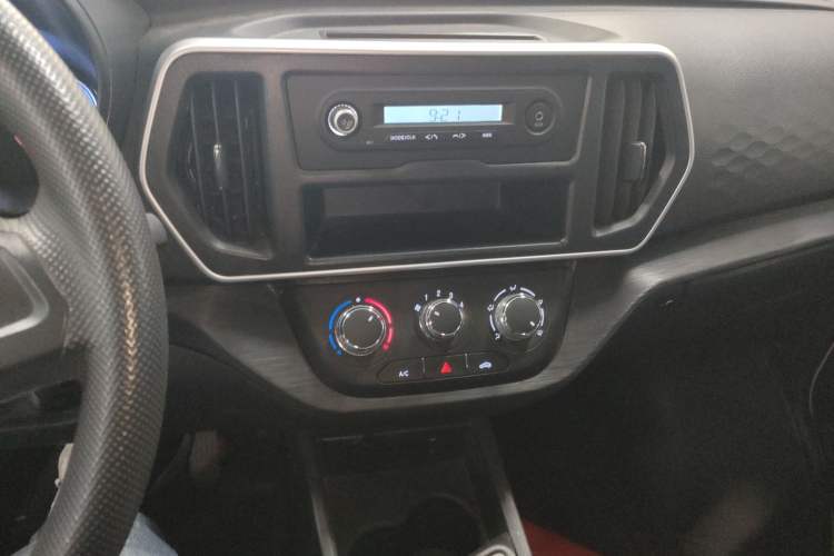 Used Chana Ruixing EM80 2024 Liftback Comfort Version 6 Seats 41.86 kWh
