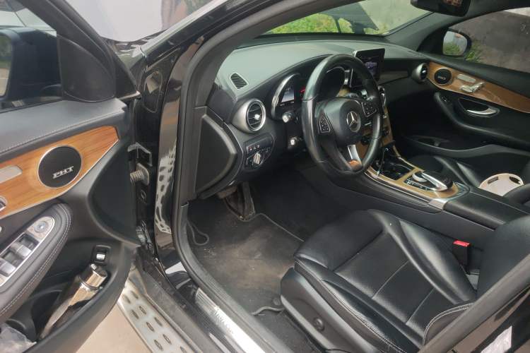 Used Mercedes-Benz GLC Coupe 2017 GLC 260 4MATIC Coupe SUV
