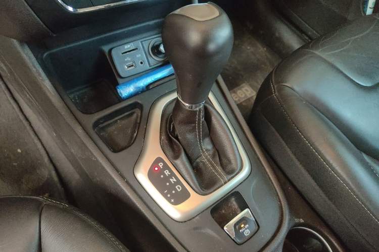 Used Jeep Cherokee 2017 2.0L Superior Edition