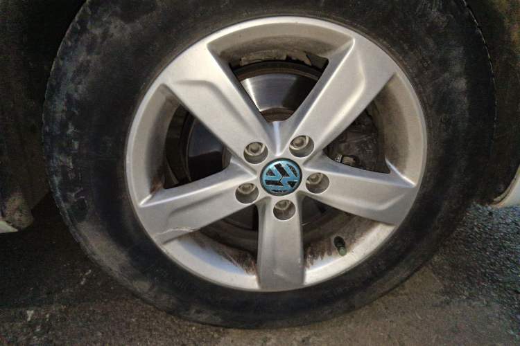 Used Volkswagen Santana 2016 1.6L Manual Fashion Edition Right Front Wheel Hub