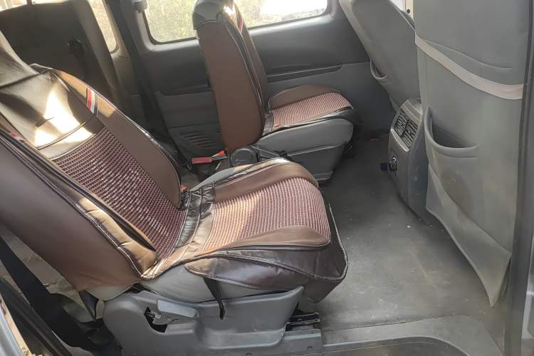 Used FORTHING Lingzhi 2014 M3 1.6L 7-Seater Comfort Model