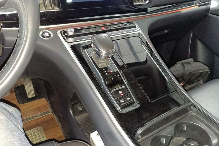 Used GAC Trumpchi M8 2021 Master Series 390T Prestige Edition Gear Lever