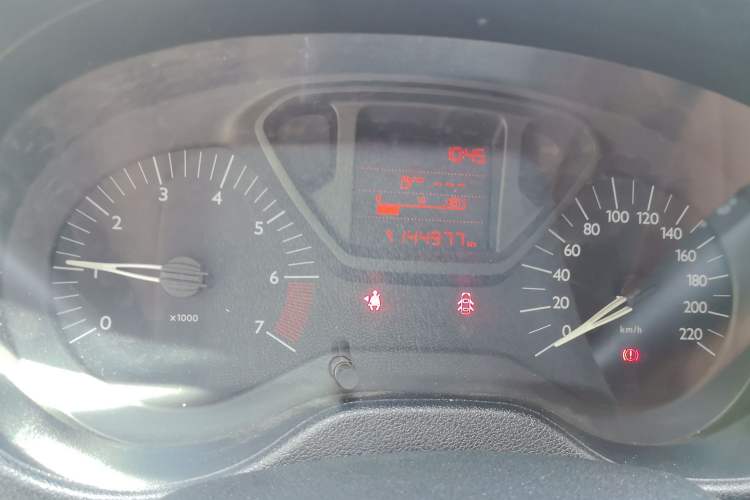 Used Citroen Elysee 2015 Zhishang Edition 1.6L Manual Fashion Model Instrument Cluster