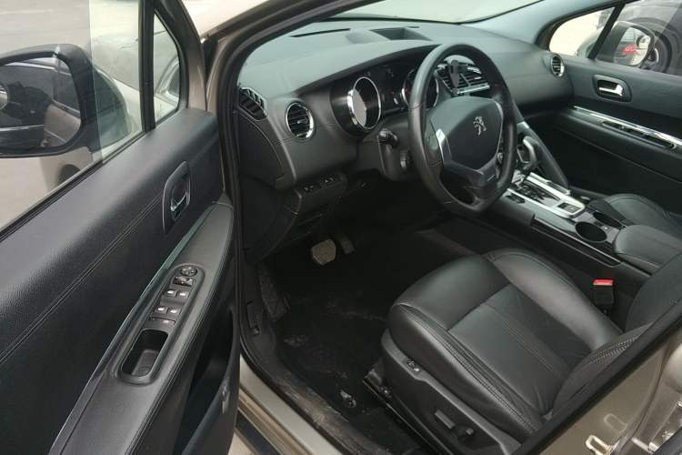 Used Peugeot 3008 2015 2.0L Automatic Trend Edition Driver Seat