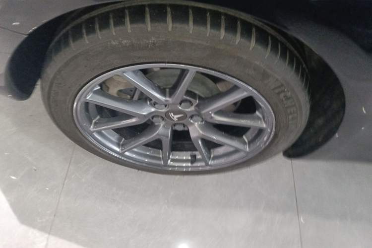 Used Tesla Model 3 2022 Rear-Wheel-Drive Version Right Rear Wheel Hub