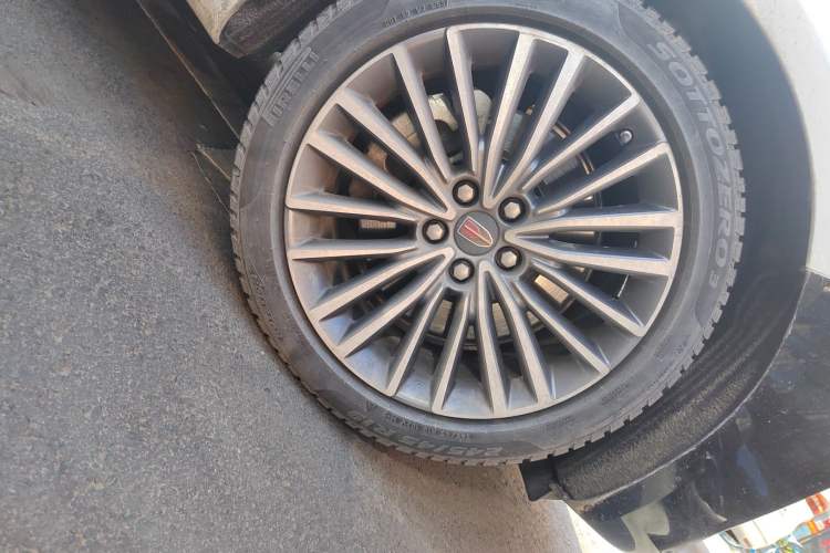 Used Hongqi H9 2022 2.0T Smart Connect Flagship Edition Right Front Wheel Hub