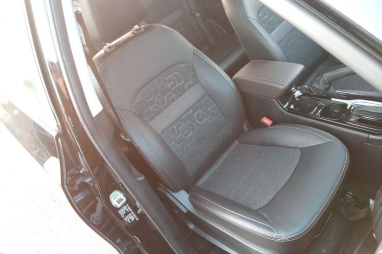 Used GAC Trumpchi GS3 2017 150N Automatic Elite Edition Right Front Seat