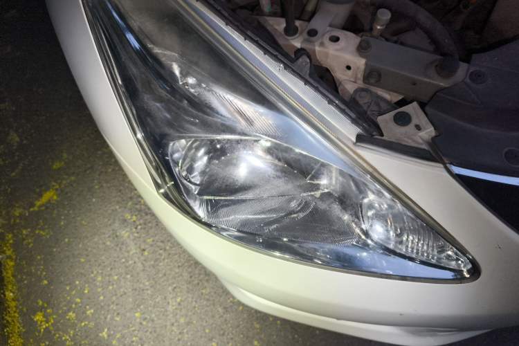 Used Nissan Tiida 2014 1.6L CVT Smart Model Right Front Headlight