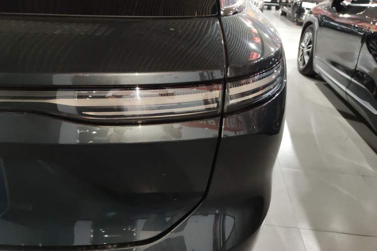 Used Nio ES8 2023 75 kWh Executive Edition
