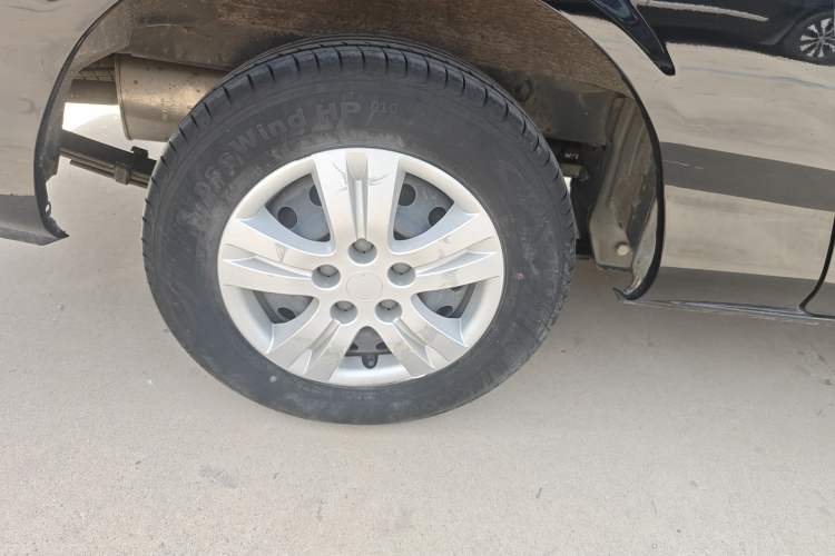 Used FORTHING Lingzhi 2022 Striving Version M5L 1.6L Base Model 9-Seater Right Rear Wheel Hub