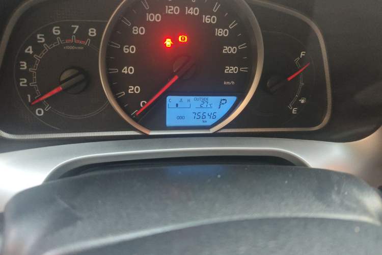 Used Toyota RAV4 2016 2.0L CVT Two-Wheel Drive Fashion Edition China V Standard
