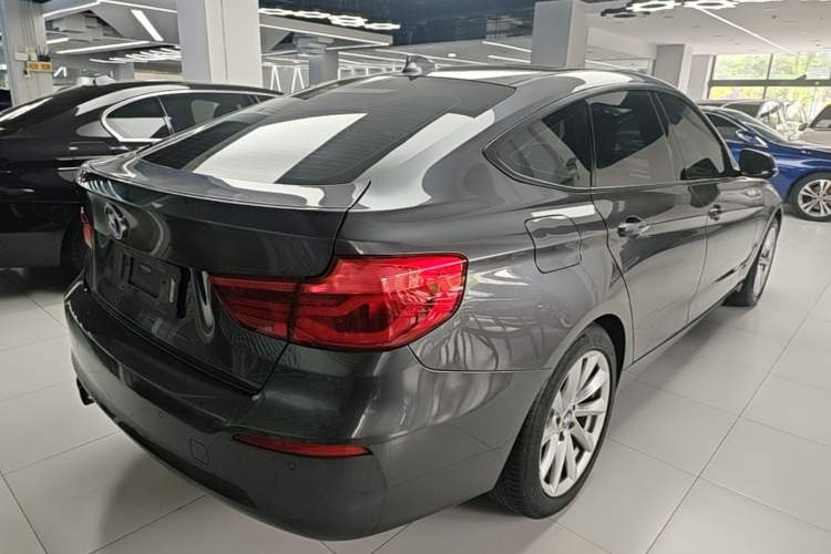 Used BMW 3 Series GT 2019 320i Sport Edition
