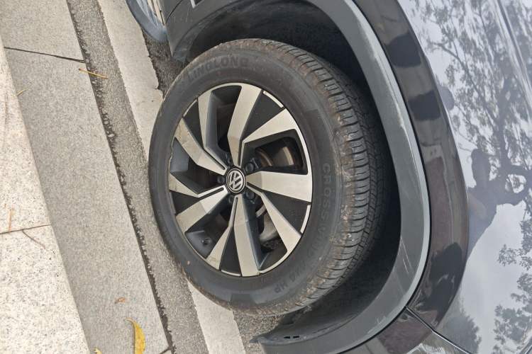 Used Volkswagen Tayron 2019 330TSI Two-Wheel Drive Luxury Model China VI Standard Right Front Wheel Hub