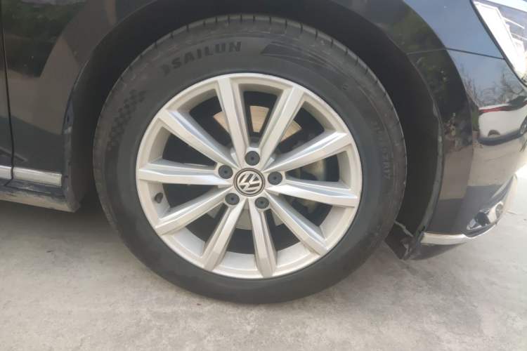 Used Volkswagen Magotan 2019 330TSI DSG Leading Model China VI Standard Exterior 1