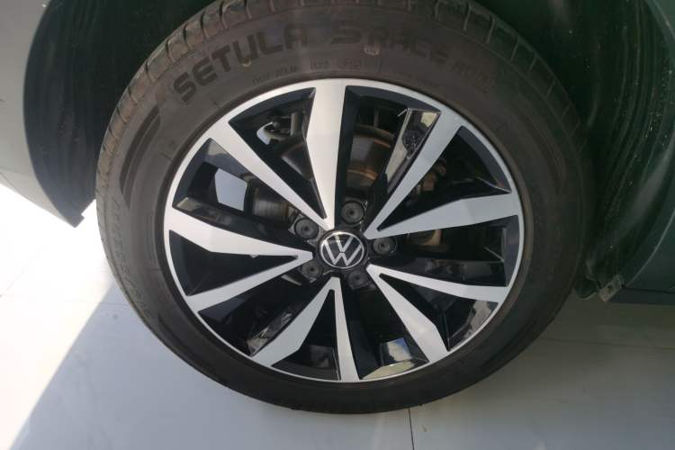 Used Volkswagen T-ROC 2024 280TSI DSG Two-Wheel-Drive Time Edition Right Rear Wheel Hub