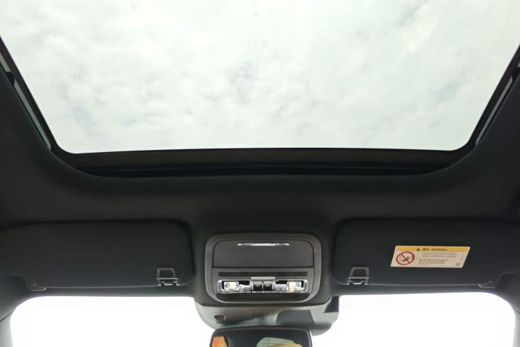 Used Lincoln Corsair 2021 2.0T Two-Wheel-Drive Luxury Edition Headliner