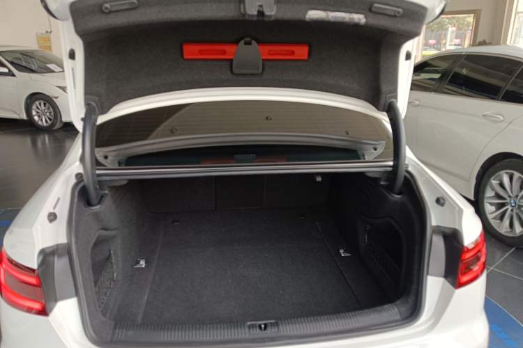 Used Audi A4L 2018 30th Anniversary Edition 40 TFSI Fashion Model
